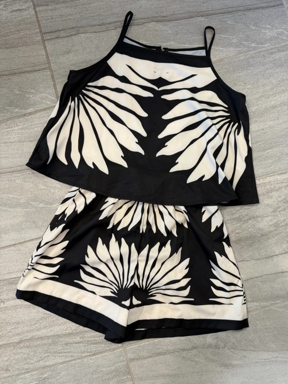Black & White Floral Print Two-Piece Set- XS - Picture 6 of 8